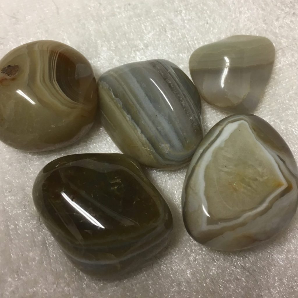 Agat, Band (Trumlade)