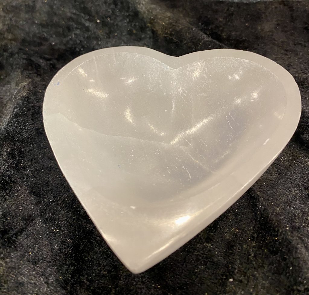 Selenit skål hjärta (ca 10 cm)