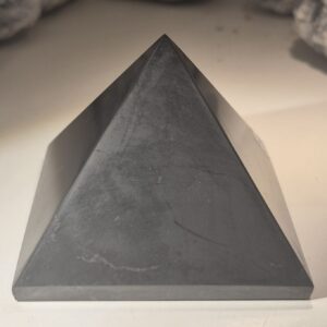 Shungit Pyramid (Former)