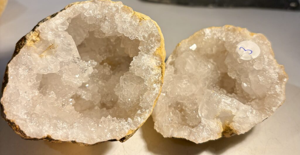 Bergkristall ca 7x6 cm nr 3 (Geoder)