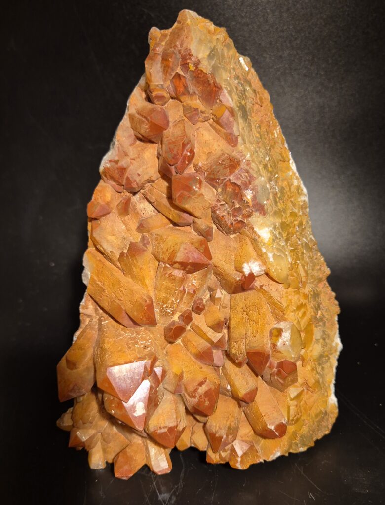 Hematoid kvarts (Stående kluster)