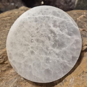 Selenitplatta rund (ca 7 cm)