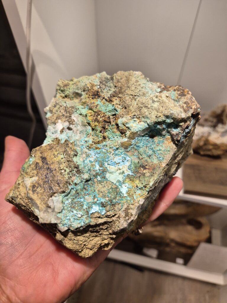 krysokolla från Sverige (Rå mineral)